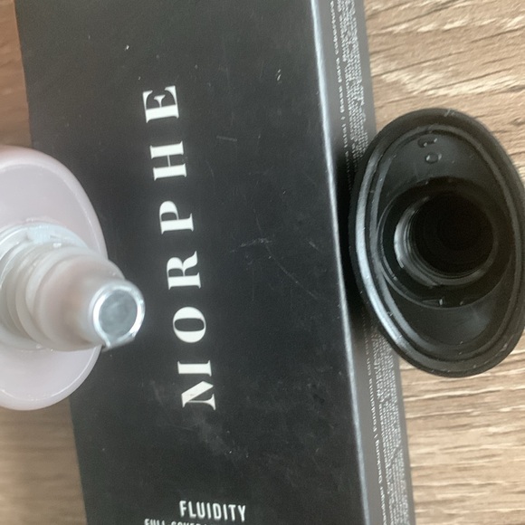 🟫 F5.90 Morphe Foundation Fluidity-F5.90 - Picture 9 of 13
